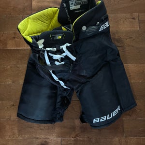 Medium Junior Bauer Supreme 3S Hockey Pants