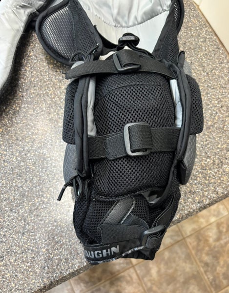 Used 2022 Vaughn Velocity V9 Goalie Chest Protector Int Small