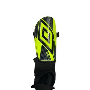 Used Umbro Soccer Shin Guards Junior Green MD 11834-S000036416