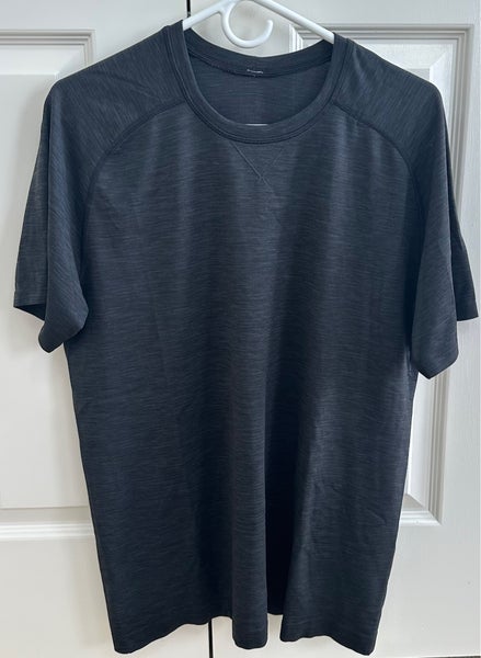 Black Large Men's Lululemon Shirt (New)