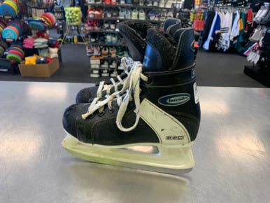 Used CCM INTRUDER Junior 02 Ice Hockey Skates 11339-S000162216