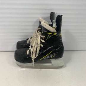 Used CCM 1092 Junior 01 Ice Hockey Skates 11339-S000153181