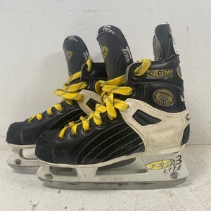 Used CCM TACKS 652 Junior 02 Ice Skates / Ice Hockey Skates 11339-S000144363