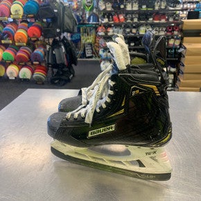 Used Bauer 2S PRO Intermediate 5.5 Ice Hockey Skates 11339-S000167198