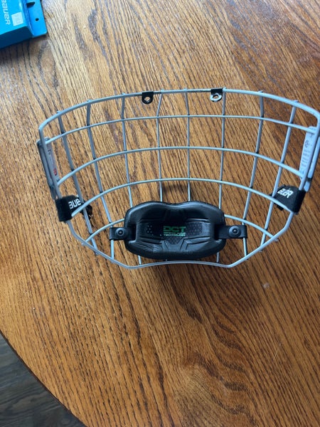Medium  Bauer Concept II Full Cage (Used)