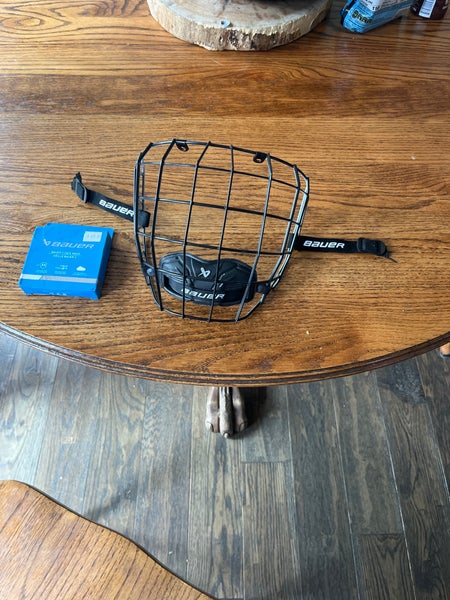 Medium  Bauer Concept II Full Cage (Used)