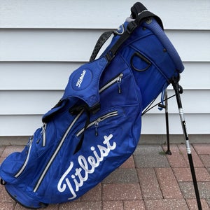 Titleist Golf Bag 5 Way Carry Stand Bag Dual Carrying Straps Blue White Logo