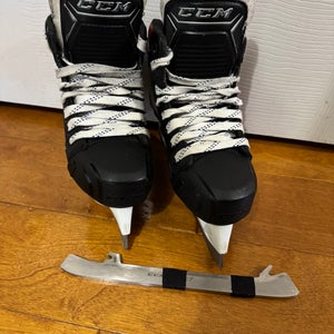 CCM FT460 Hockey Goalie Skates - Size Junior 1