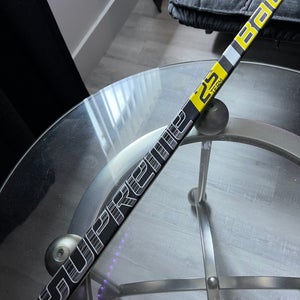 Intermediate Bauer Supreme 2S Team Left Hand Hockey Stick Toe Pattern (Used)