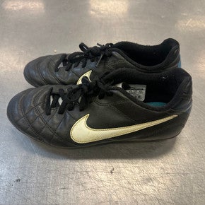 Used Nike Soccer Cleats Black Junior 05 11339-S000191023