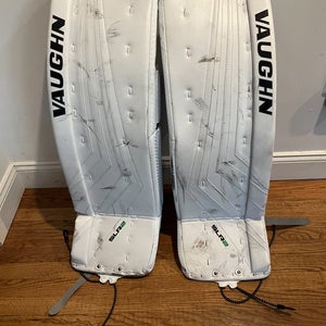 33+2"  2019 Vaughn Velocity V9 Pro Goalie Leg Pads (Used)