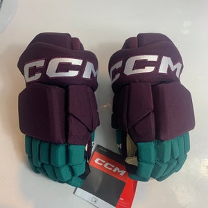 30 Anniversary Anaheim Ducks  14" Pro Stock Gloves New)