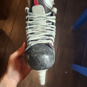 Bauer Vapor X70 Hockey Skates Size 5 (Used)