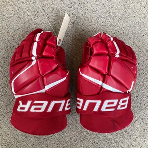 Red Junior Bauer Vapor 3X Gloves 12" (Used)