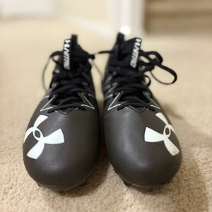 (NEW) Under Armour Men’s Nitro Mid cleat (black)