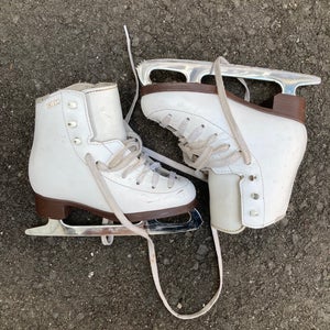 White Jackson GAM Figure Skates Junior 1 (Used)