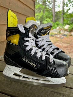 Bauer Supreme Hockey Skates Regular Width 13.5 (Used)