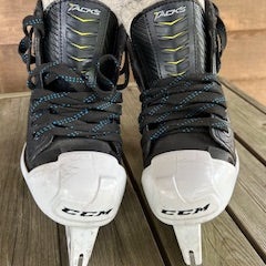CCM Tacks 4092 Hockey Goalie Skates Regular Width Size 1 (Used)