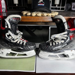 2023 Bauer Vapor X5 Pro Hockey Skates Regular Width Size 1.5 (Used)