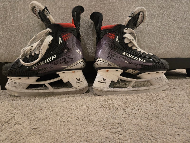 2024 Bauer Vapor 5x pro Hockey Skates Regular Width Size 3.5 (Used)