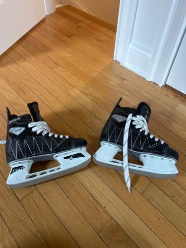 CCM Powerline 650 Hockey Skates Size 5 (New)