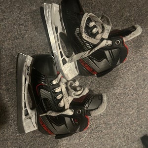 Bauer Vapor X2.7 Hockey Goalie Skates Regular Width 10.5 (Used)
