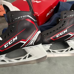 CCM JetSpeed FT340 Hockey Skates Regular Width Size 5 (New)