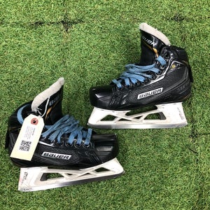 Junior Bauer Supreme S27 Hockey Goalie Skates Regular Width Size 1.5 (Used)