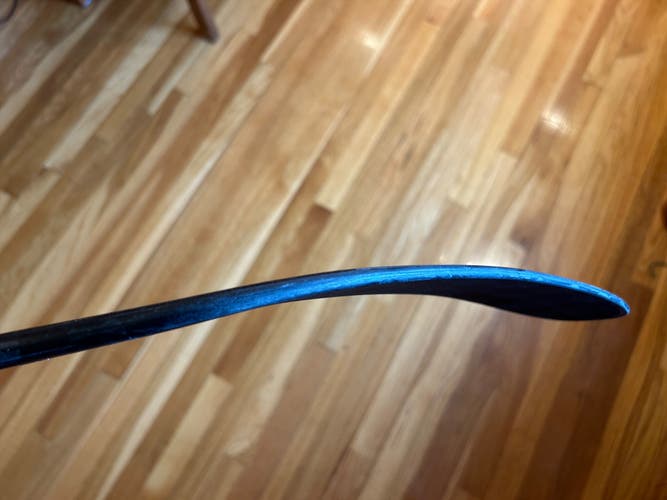 Intermediate Bauer Supreme UltraSonic Right Handed Hockey Stick P88 (New)