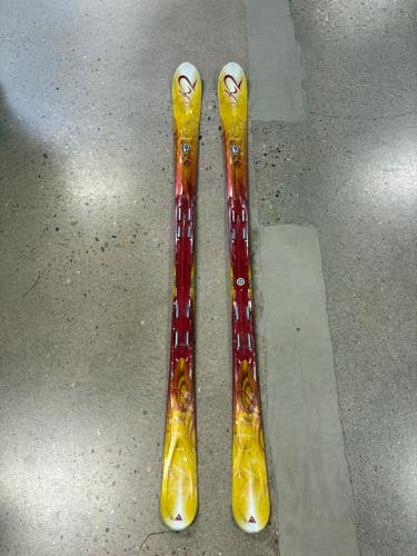 Women's K2 T9 "Burnin Luv" 153 cm Skis Without Bindings (Used)