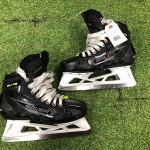 Intermediate Bauer Elite Hockey Goalie Skates Size 4.0 (Used)