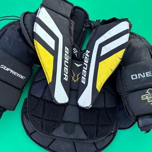 Intermediate XS Bauer Supreme One.7 Goalie Chest Protector