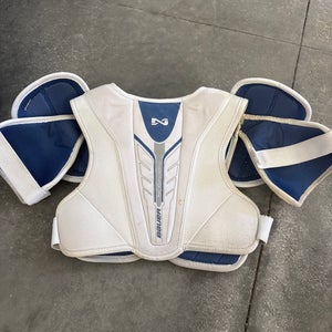 Junior Small / Medium Bauer Nexus 4000 Shoulder Pads (Used)