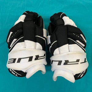 Black Junior True Catalyst 7X Gloves 11" Pro Stock (Used)