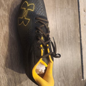 Black Men's Size M 11.0 (W 12.0) Adult Under Armour Molded Cleats Cleats (New)