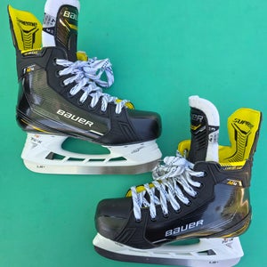 Intermediate Bauer Supreme M4 Hockey Skates Size 4.5 (Used)