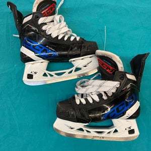 Junior CCM Jetspeed FT680 Hockey Skates Regular Width Size 3 (Used)