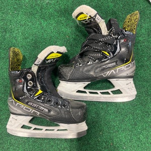 Youth Bauer Vapor 3X Hockey Skates (Regular) | Size: 11 (Used)