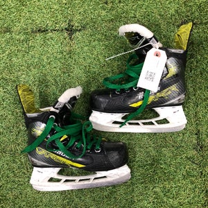 Youth Bauer Vapor X4 Hockey Skates Regular Width 13.5 (Used)