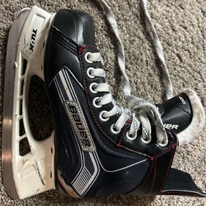 Bauer Vapor X400 Hockey Skates Extra Wide Width (EE) Size 2 (Used).