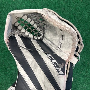 Black & White Senior CCM Extreme Flex 5.9 Goalie Glove Regular (Used)