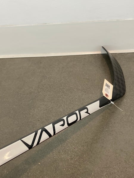 Used Intermediate Bauer Vapor 3X Right Handed Hockey Stick P28