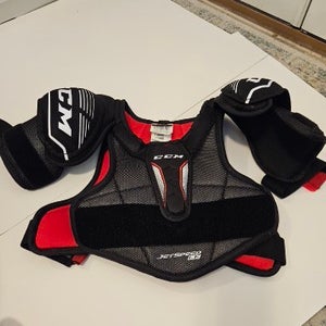Medium Junior CCM Jetspeed LE Shoulder Pads (Used)