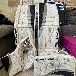 True Catalyst PX5 Pro Stock Goalie Set – Copley LA Kings, Game-Used, 35” Good Condition