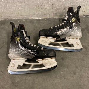 Used Senior Bauer Vapor Hyperlite 2 Hockey Skates Size 7.5 | FIT 1