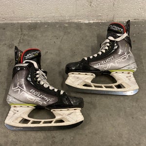 Used Intermediate Bauer Vapor Hyperlite Hockey Skates Size 6 | FIT 1