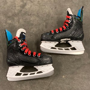 Used Youth Bauer XLP Hockey Skates Size 12