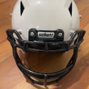 LIKE NEW Youth Medium Schutt Vengeance A11 Helmet (Used)