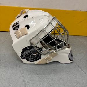 White Junior CCM Axis 1.9 Goalie Mask (Used)