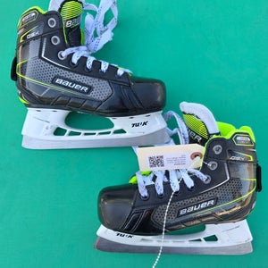 Youth Bauer GSX Hockey Goalie Skates Regular Width 13 (Used)